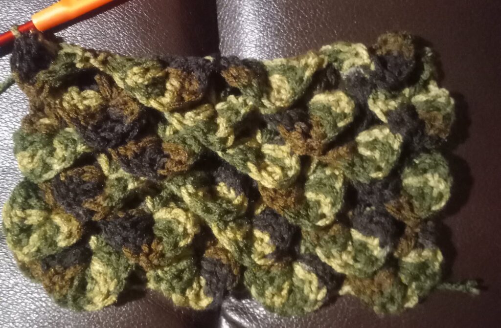 crochet crocodile stitch fingerless gloves